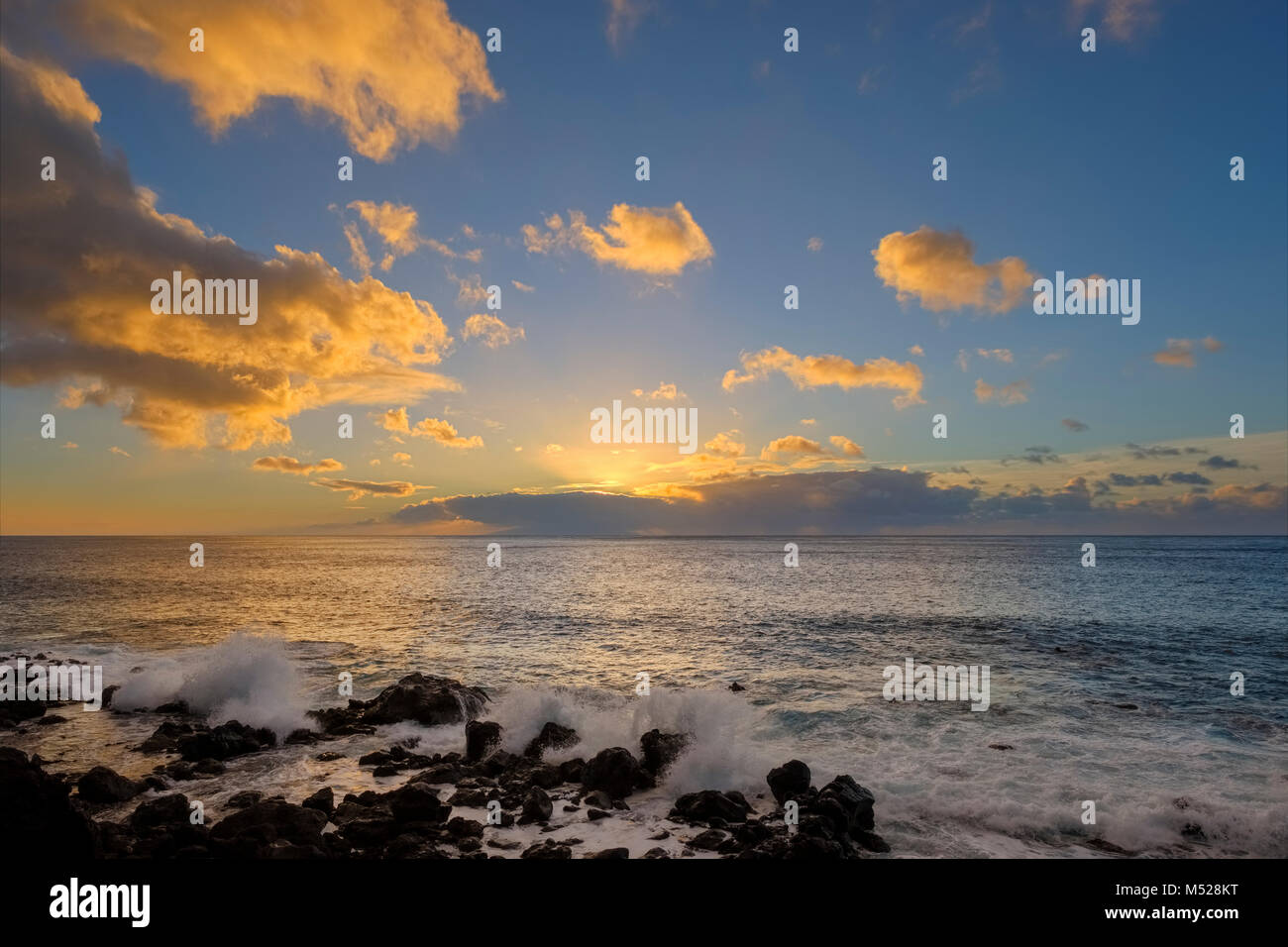 Sonnenuntergang über dem Meer, Atlantik, La Gomera, Kanarische Inseln, Kanarische Inseln, Spanien Stockfoto