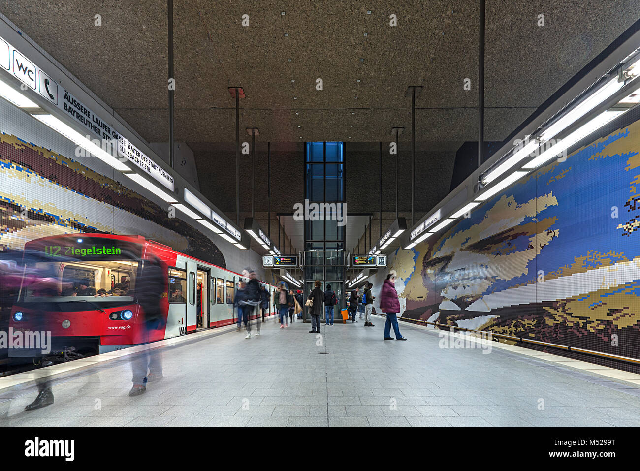 UBahn Station Rathenauplatz, Porträts von Walther Rathenau und Theodor