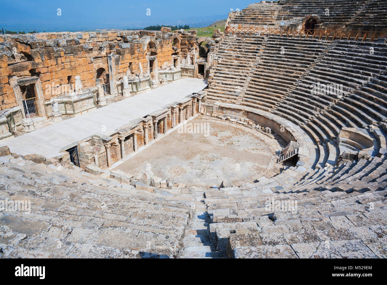Das römische Amphitheater, Hierapolis, Pamukkale, Denizli, Anatolien, Türkei Stockfoto