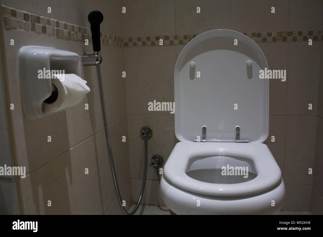 Wc und Bidet WC Wasser sprühen Stockfoto