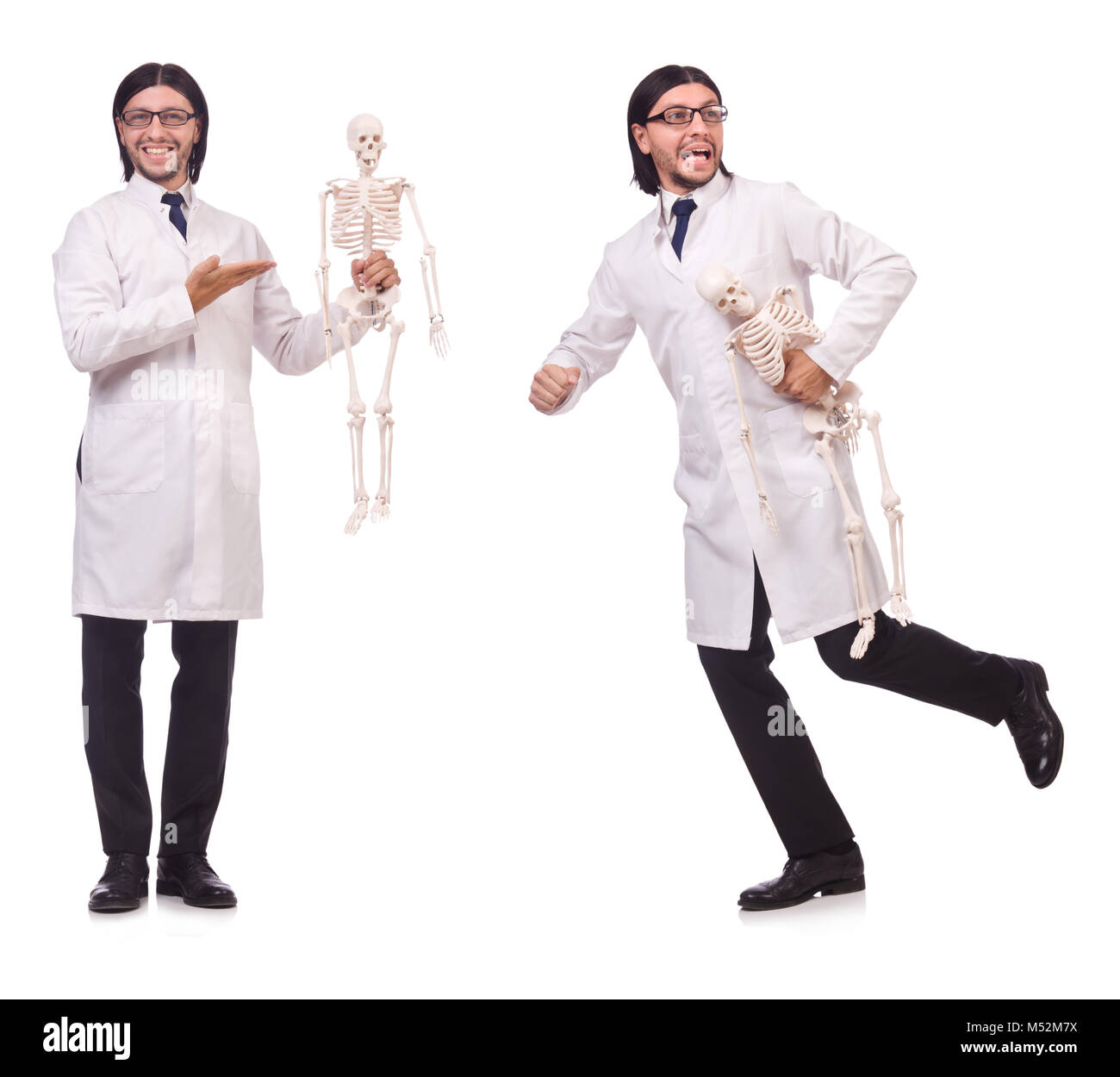 Lustige Lehrer mit Skelett isoliert auf weiss Stockfoto
