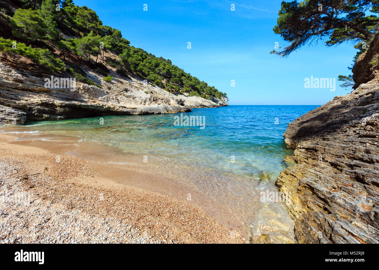 Sommer Baia della Pergola Beach, Apulien, Italien Stockfoto