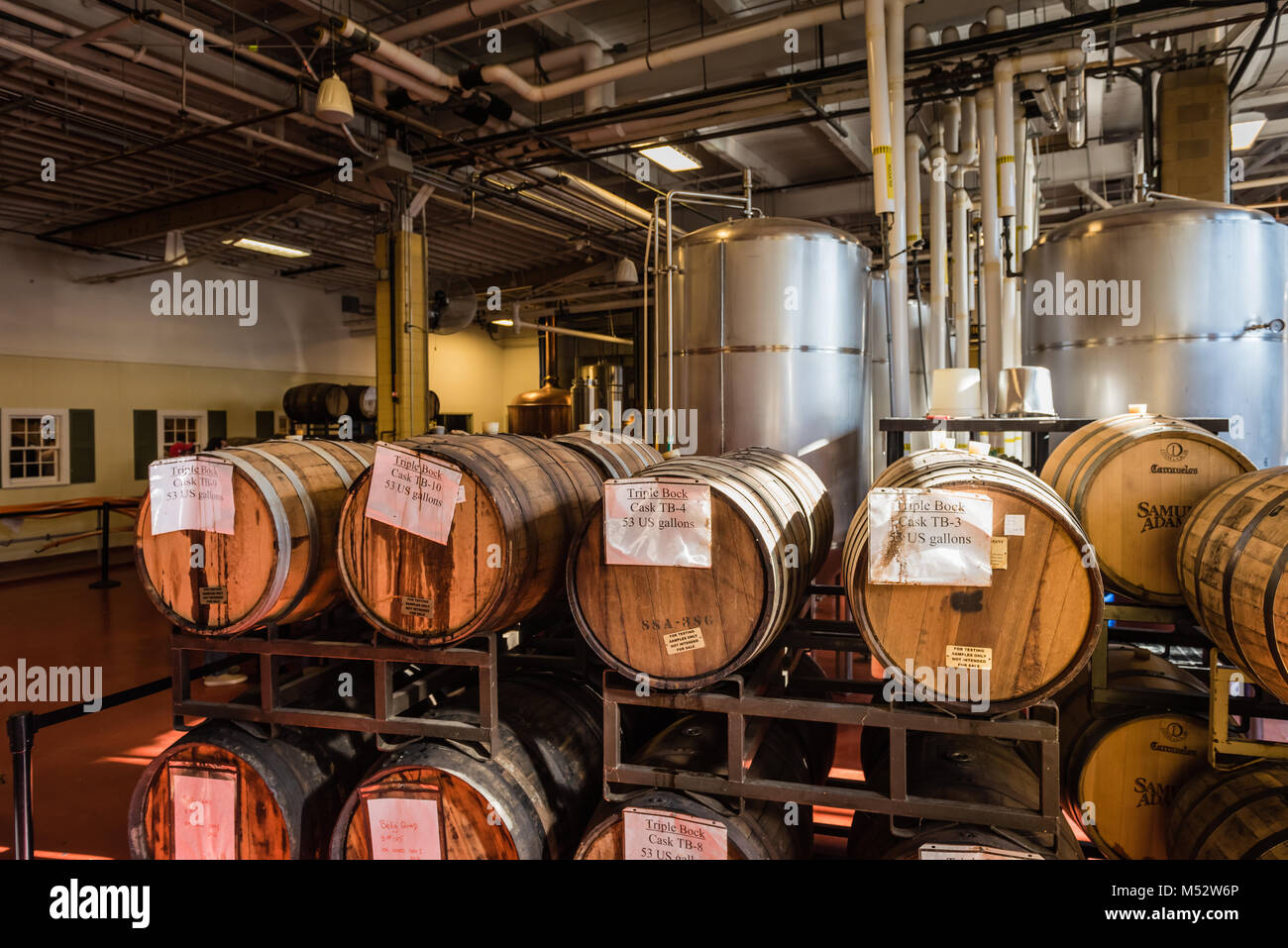 Gut - Brauerei mit einer langen Geschichte bekannt lockt Einheimische und Besucher mit Führungen, Verkostungen und ein Souvenirgeschäft im Sudhaus in Boston, Massachusetts Stockfoto