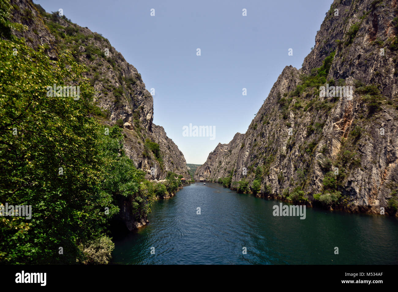 Matka Canyon, Blick aus dem See, Mazedonien Stockfoto