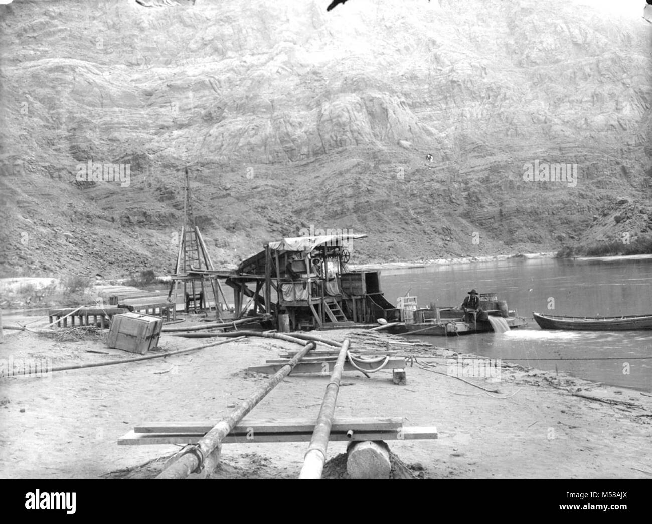 Historischer goldbagger Schwarzweiß-Stockfotos und -bilder - Alamy
