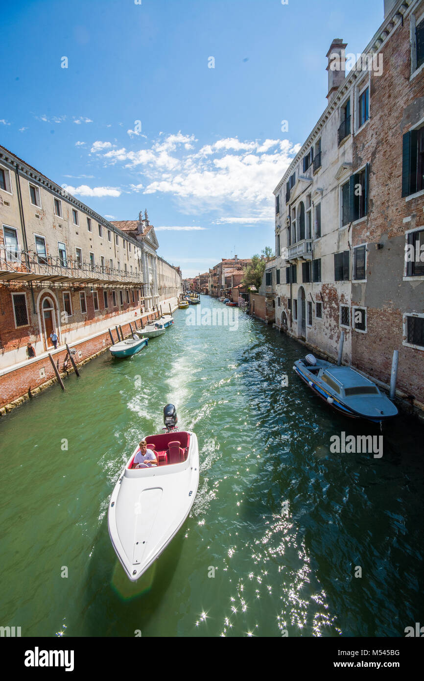 Ein wunderschönes Boot in der schönen Innenstadt von Venedig, venisia, Burano, Murano, Italien, Europa Stockfoto