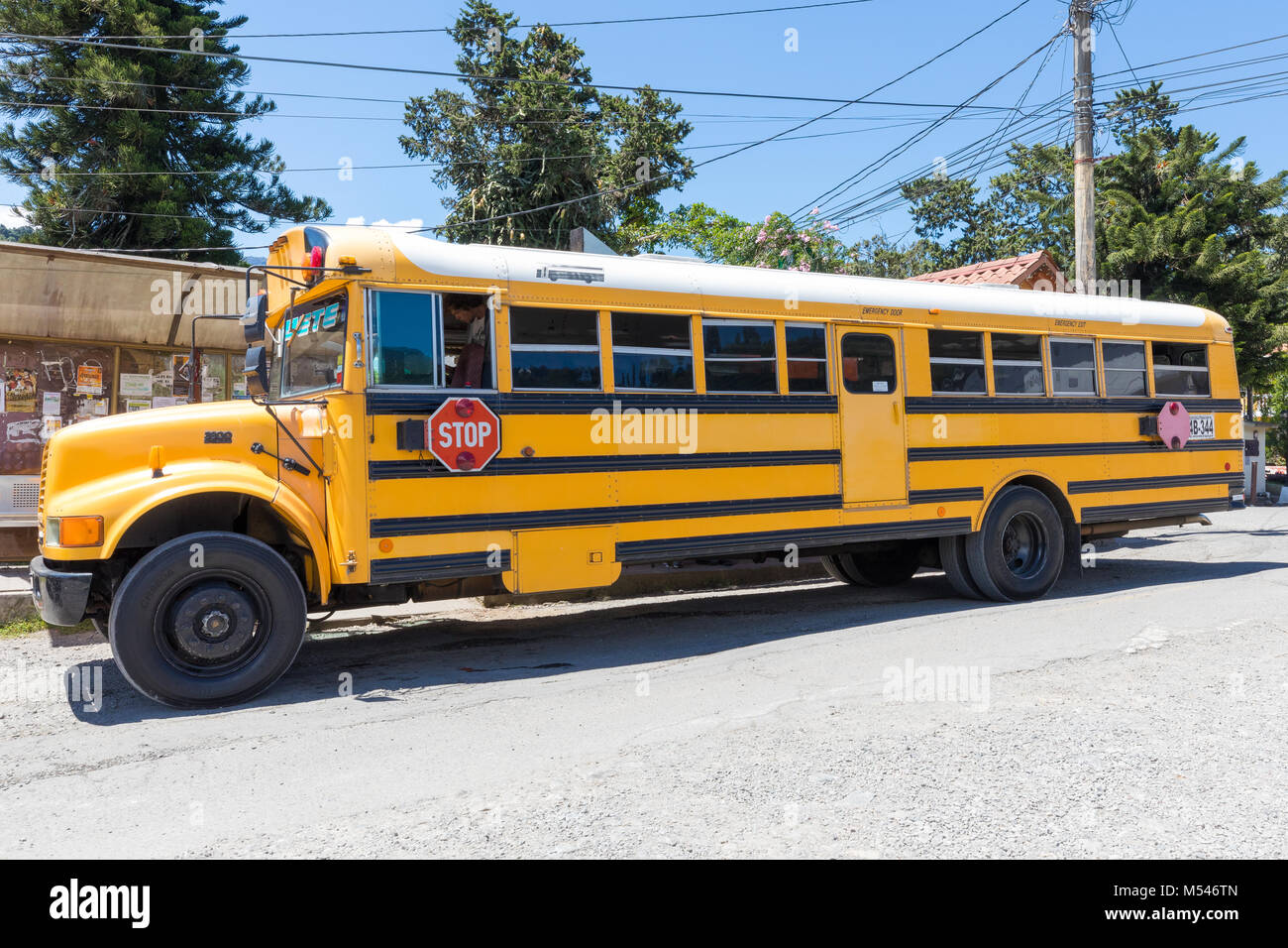 Gelbe Bus namens Diablo in Boquete Panama Stockfoto