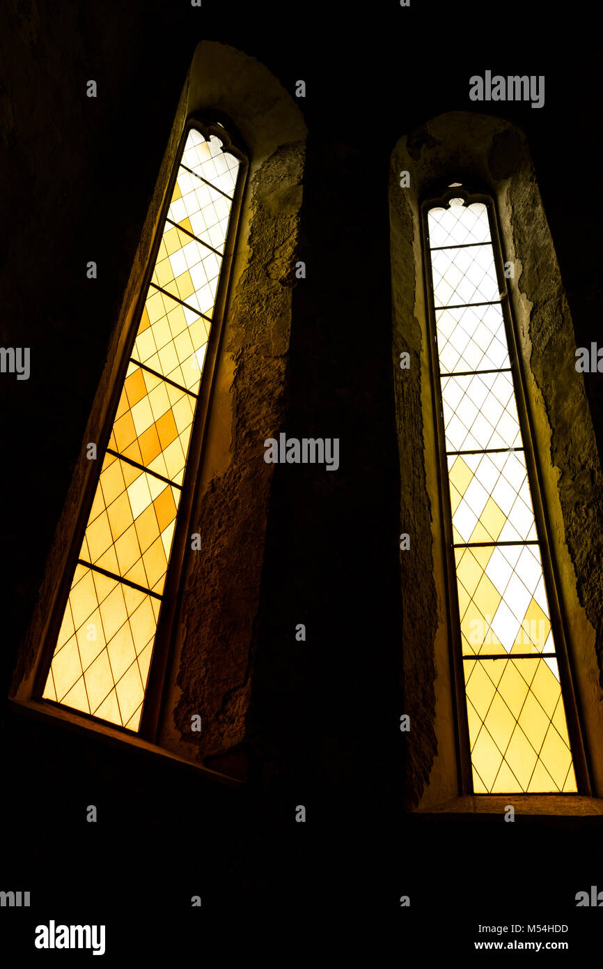 Gelbe Glasmalerei Kirche windows Stockfoto