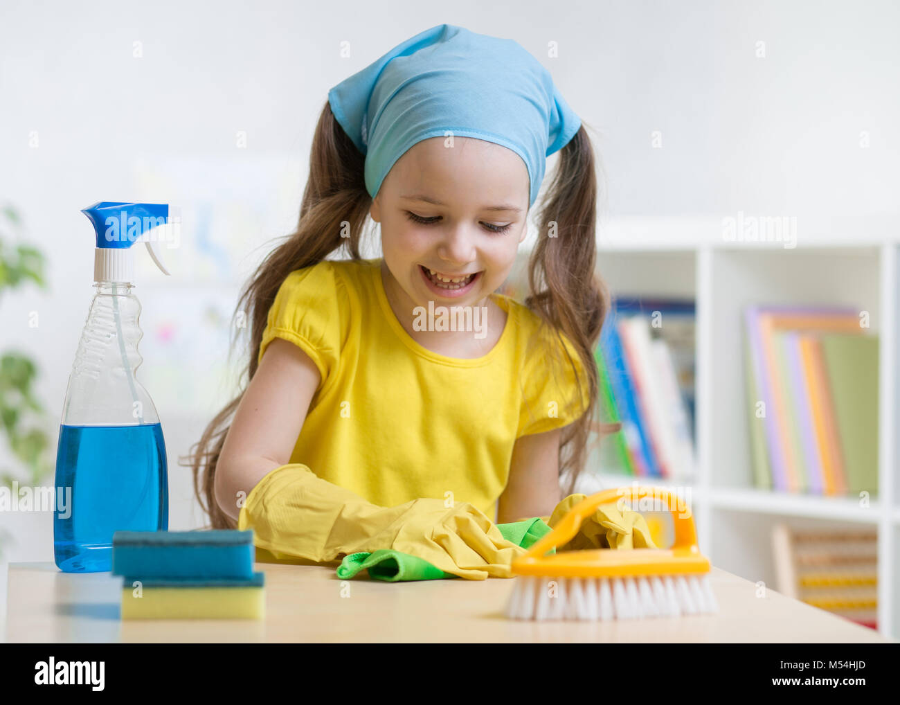 Tisch abwischen Stockfotografie Alamy Tisch abwischen Stockfotografie Alamy