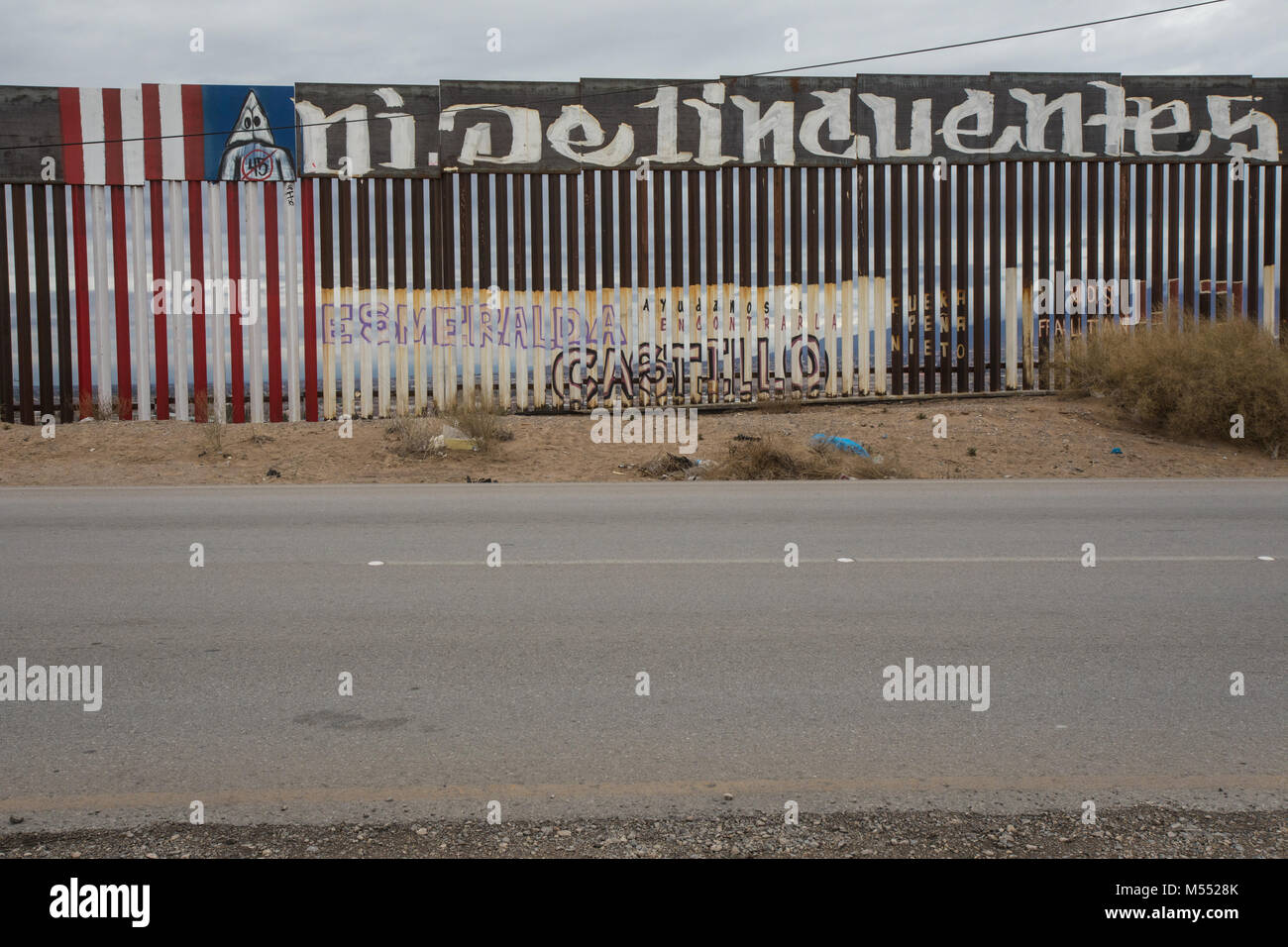 Anti-Trump graffiti auf der mexikanischen Seite der Grenze Mauer zwischen El Paso, Texas und Juarez, Chihuahua, 2018. Stockfoto