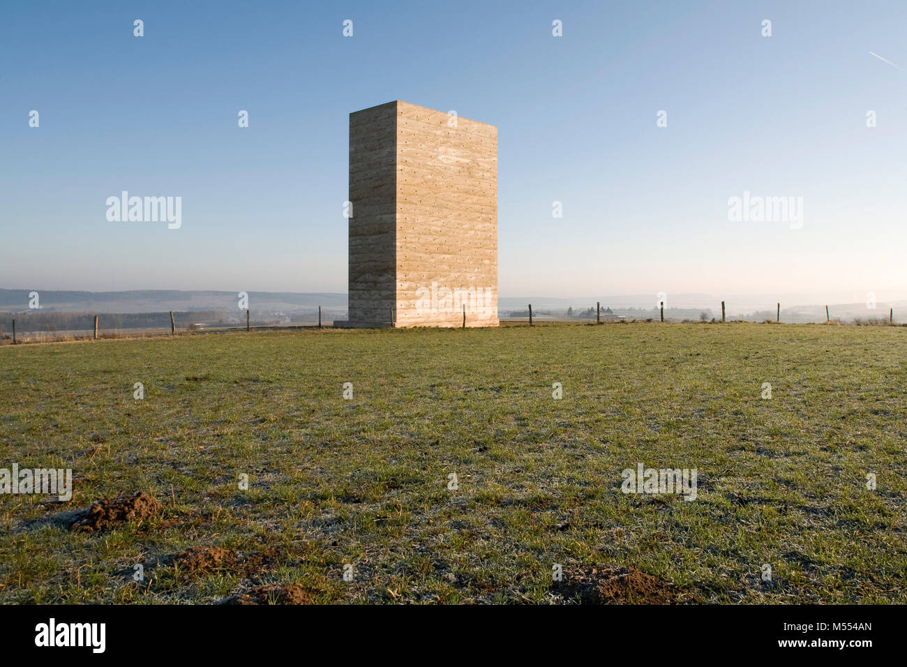 Moderne Feld Kapelle' Bruder Klaus Kapelle' in der Eifel, Deutschland, konzipiert vom Schweizer Architekten Peter Zumthor. Stockfoto