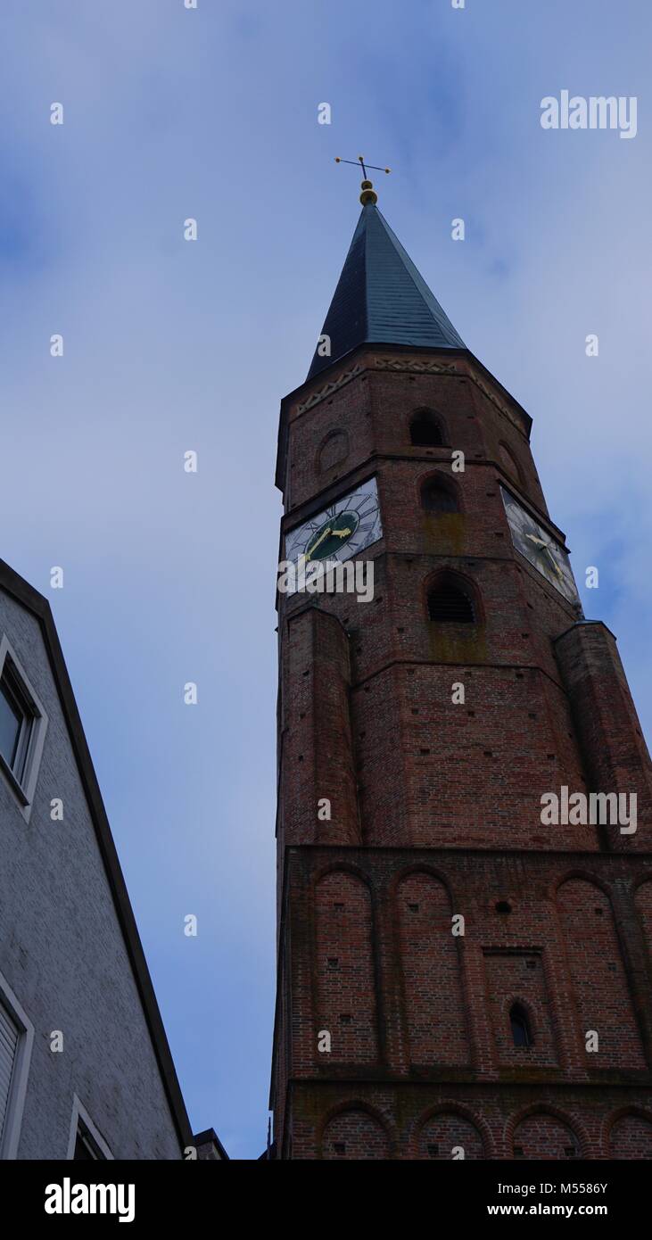Dingolfing Bayern Niederbayern Kirche und Altstadt Obere Stadt Marienplatz im Winter Stockfoto