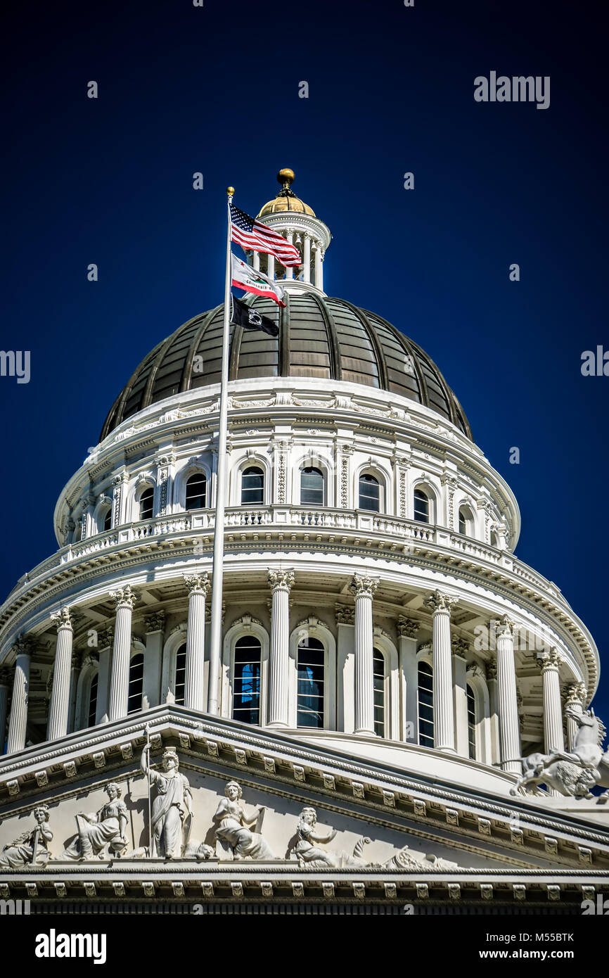 Blick auf die Stadt rund um die California State Capitol Building in Sacramento Stockfoto