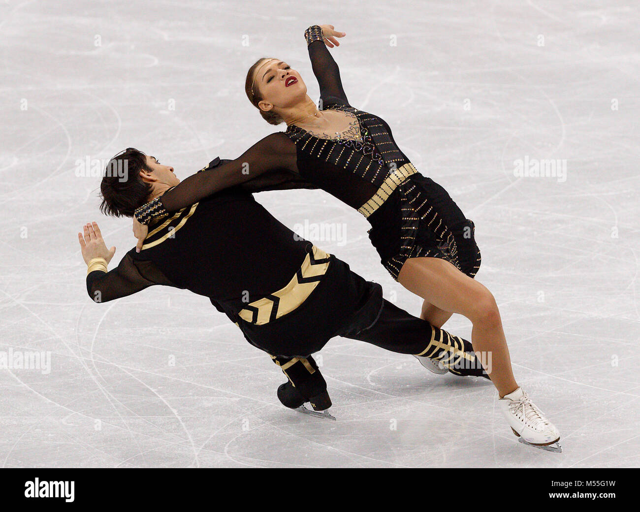 Gangneung, Südkorea. 20 Feb, 2018. Eiskunstläufer Alisa Agafonova und Alper Ucar der Türkei konkurrieren im Eiskunstlauf Ice Tanz Freier Tanz an der PyeongChang 2018 Winter-olympischen Spiele bei Gangneung Ice Arena am Dienstag, 20. Februar 2018. Credit: Paul Kitagaki jr./ZUMA Draht/Alamy leben Nachrichten Stockfoto