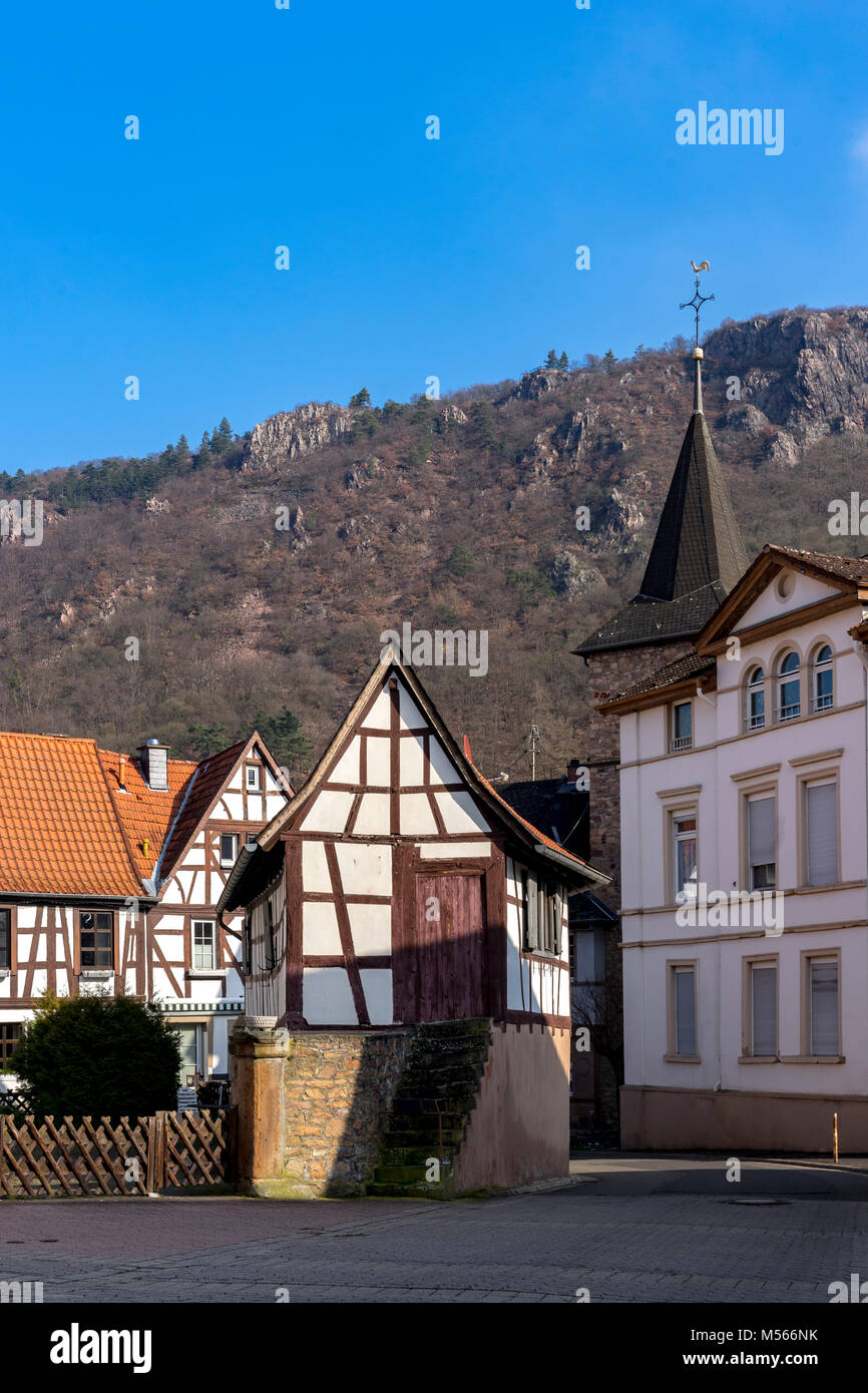 Blick auf Bad Kreuznach, Bad Münster am Stein Ebernburg. Von 1560 Zehntscheune. Stockfoto