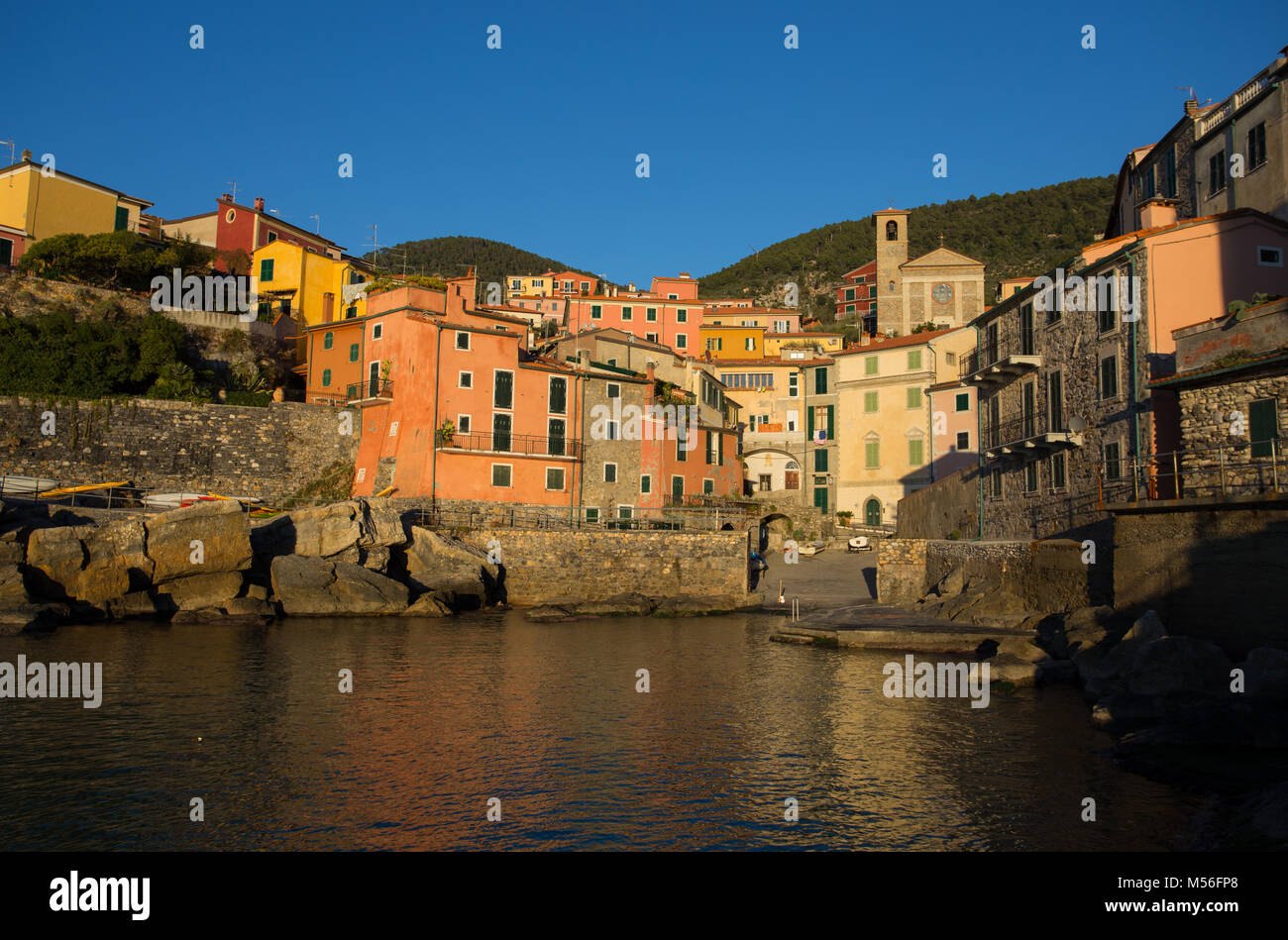 Ausblick auf den kleinen Meer Dorf Tellaro in der Nähe von Lerici, La Spezia, Ligurien, Italien, Europa Stockfoto