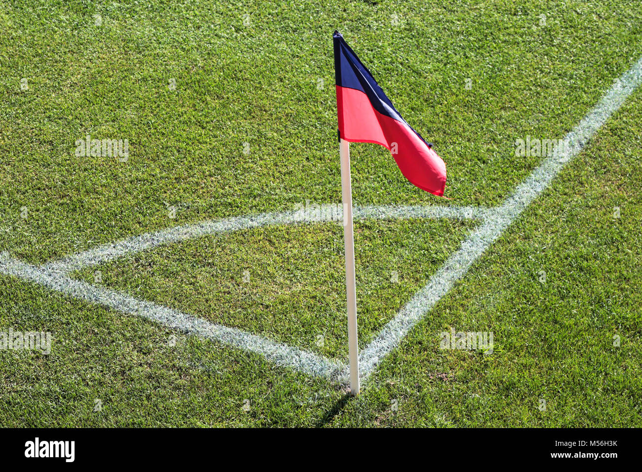 Blaue eckfahne -Fotos und -Bildmaterial in hoher Auflösung – Alamy