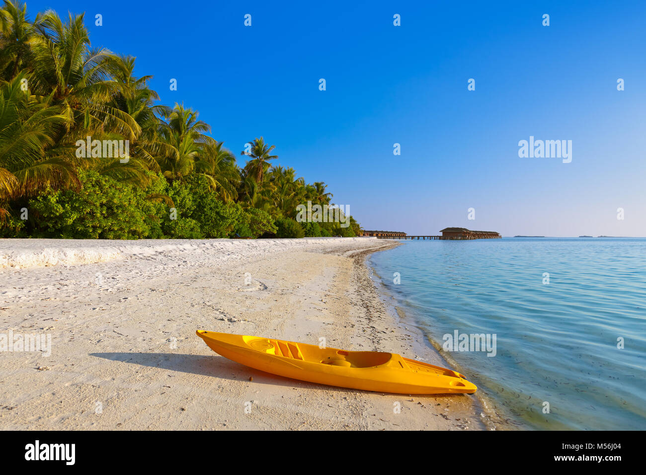 Boot am Malediven Strand Stockfoto