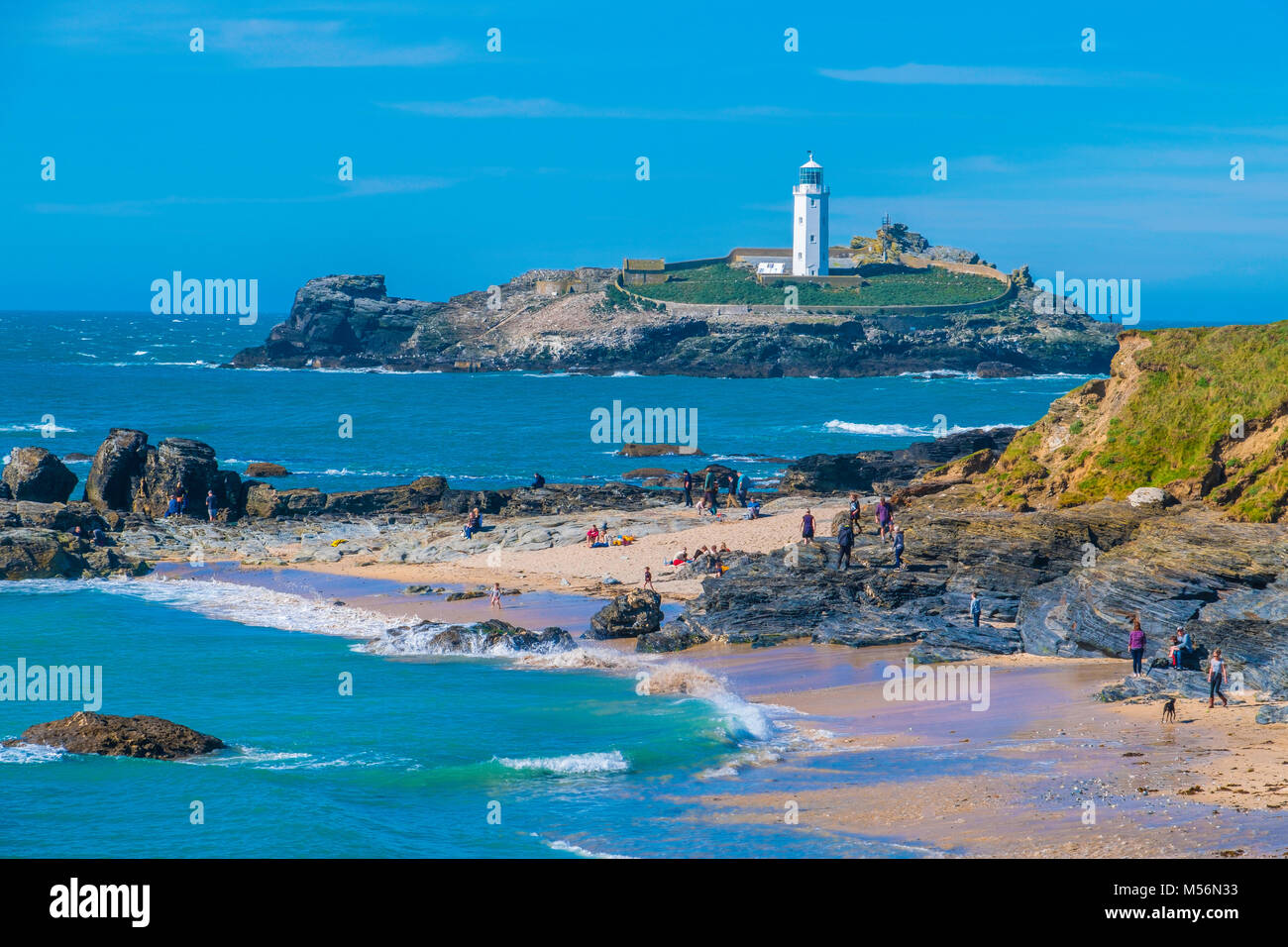 Familien am Strand von Godrevy Point. Stockfoto