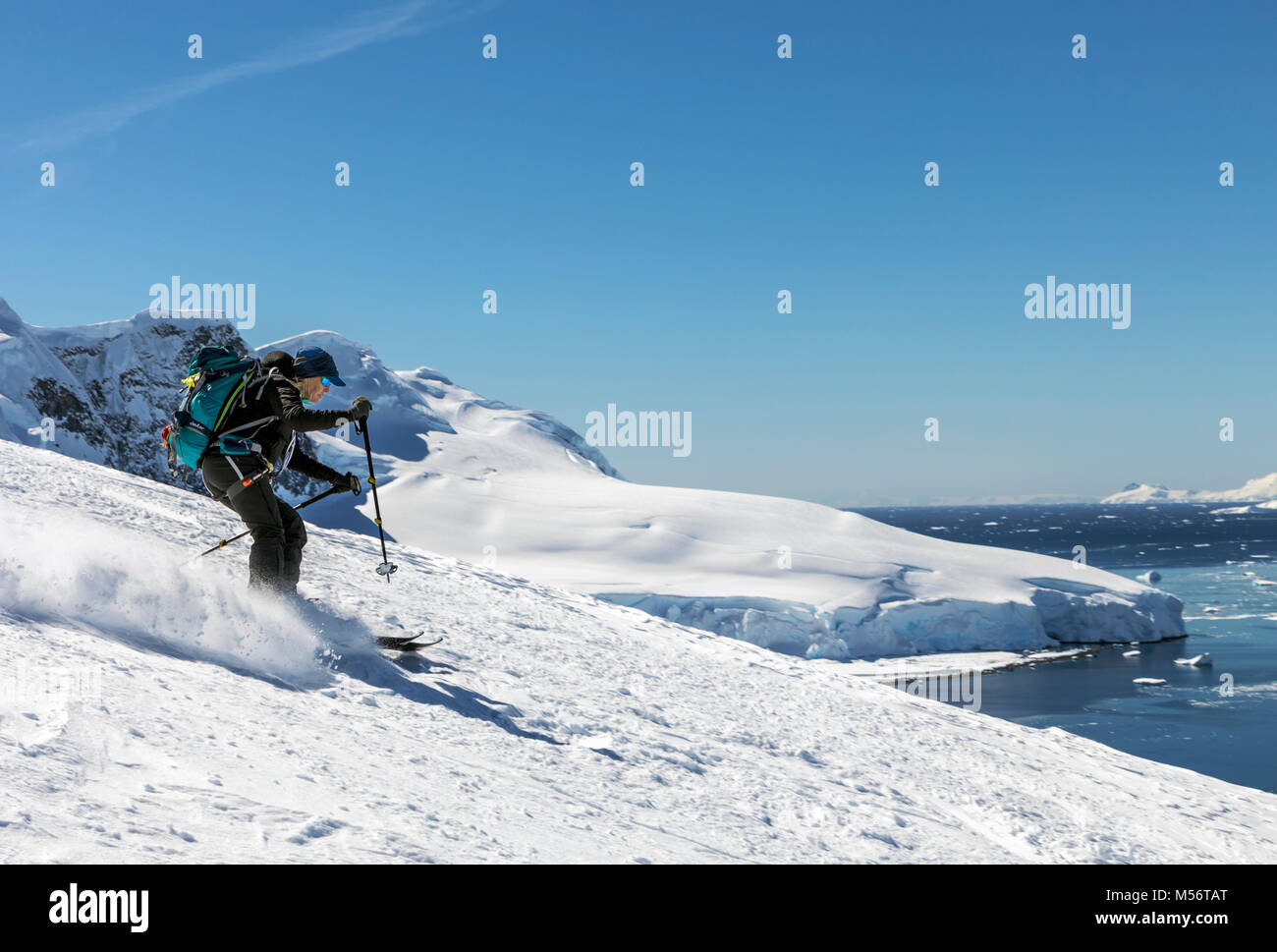 Alpine ski Bergsteiger ski Downhill; Nansen Island; Antarktis Stockfoto