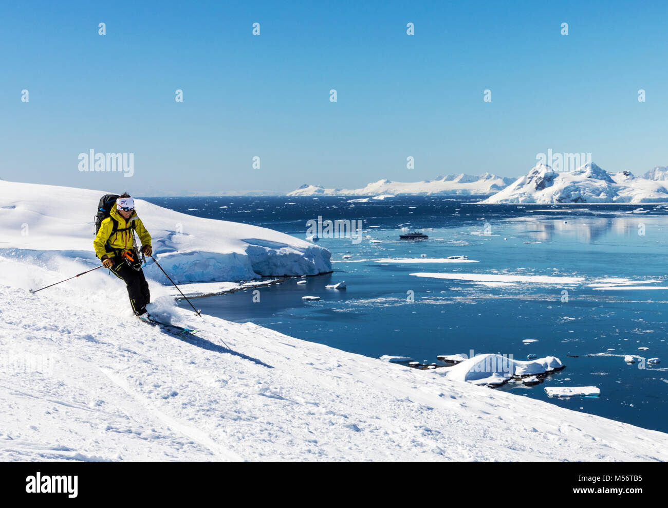 Alpine ski Bergsteiger ski Downhill; Nansen Island; Antarktis Stockfoto