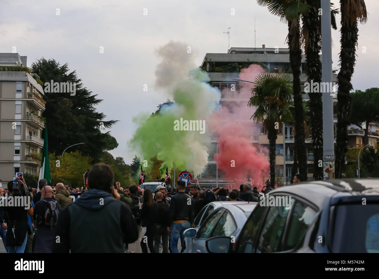 Rom, Italien, 4. November 2017. Demonstration der politischen Bewegung namens "Forza Nuova" in Rom in der EUR-Zone am 04. November 2017. Rom, Ital Stockfoto