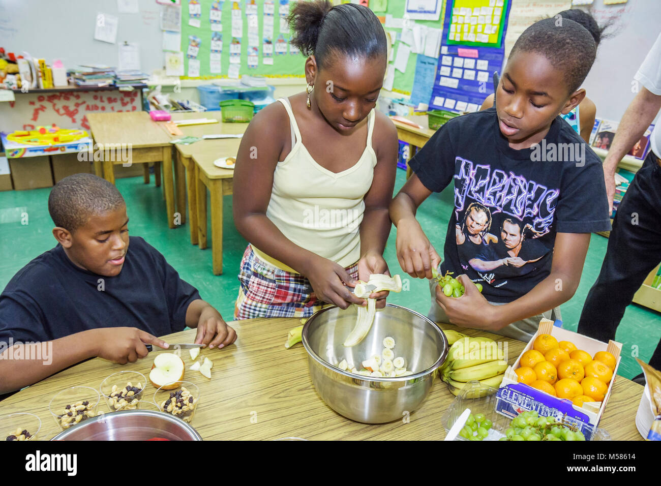 Miami Florida, Overtown, Frederick Douglass Elementary School, Campus, Temple Beth Sholom Mitzvah Wochenende, Gemeindedienst, jüdisch, Freiwillige CO Stockfoto