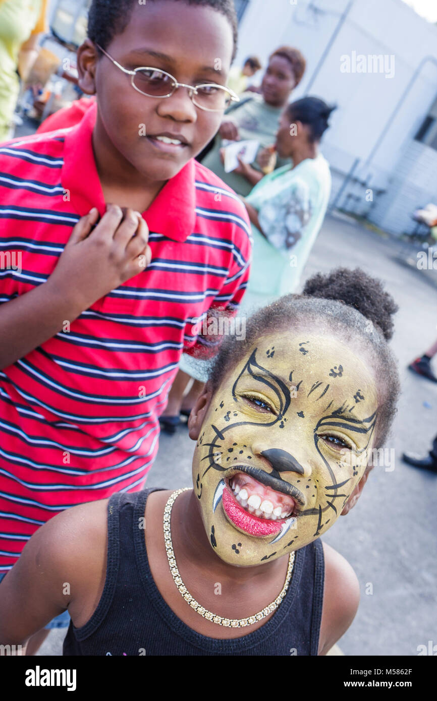 Miami Florida, Overtown, Frederick Douglass Elementary School, Campus, Temple Beth Sholom Mitzvah Wochenende, Gemeindedienst, jüdisch, Freiwillige CO Stockfoto