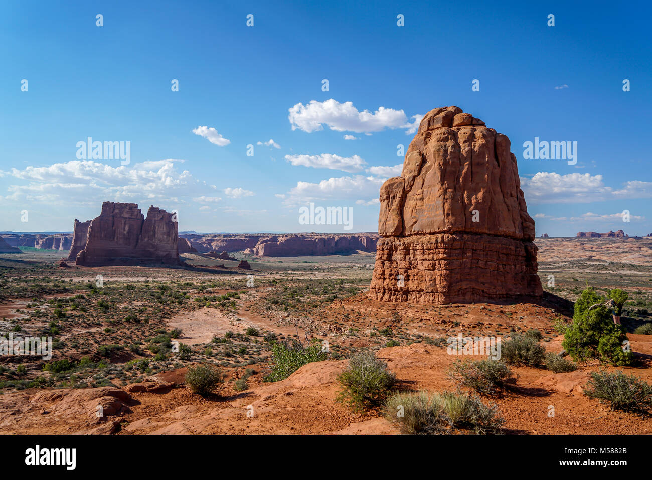 Die unglaublichen roten Felsformationen des Arches National Park in der Nähe der Stadt der Moabiter in Utah. Stockfoto