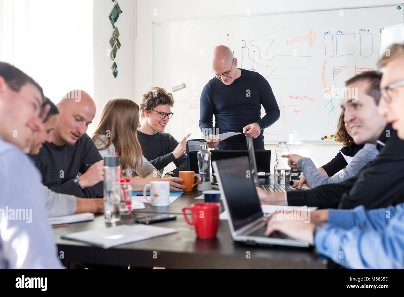 Entspannte IT Business Startup Unternehmen Team Meeting. Stockfoto