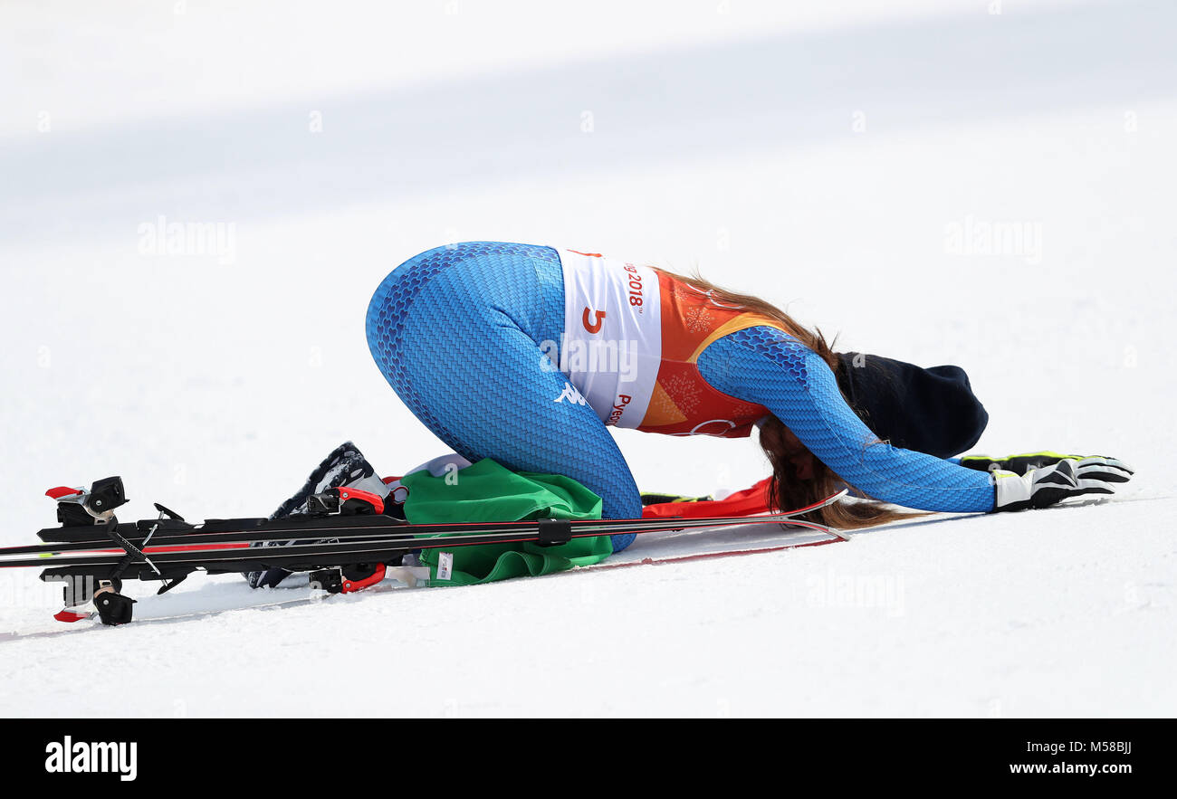 Italiens Sofia Goggia feiert ihr die Goldmedaille in der Abfahrt der Frauen an der Jeongseon Alpine Center während der Tag zwölf der Olympischen Winterspiele 2018 PyeongChang in Südkorea. Stockfoto