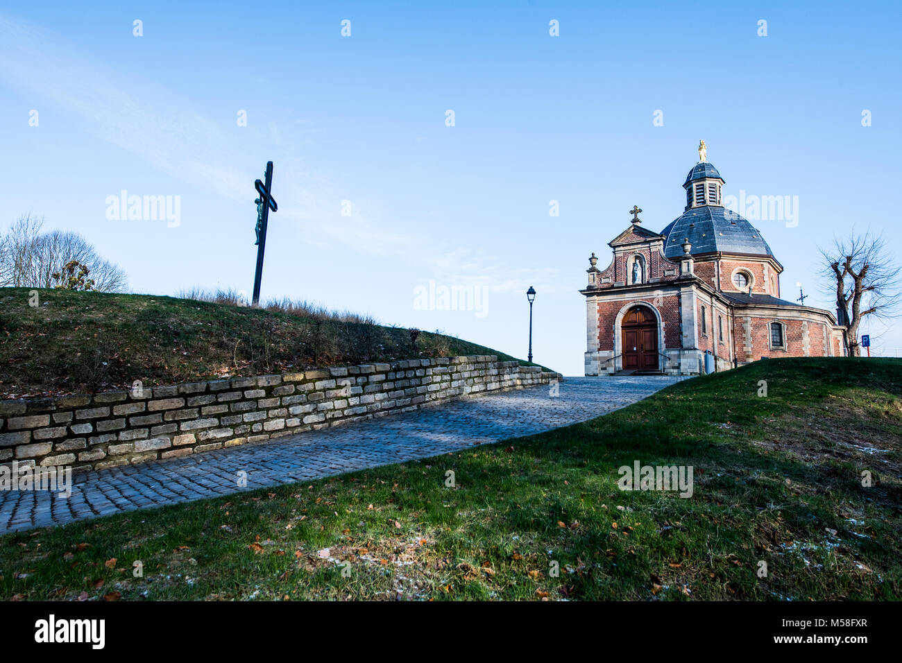 Die "Stunden" von Geraardsbergen ist eine berühmte Aufstieg der Tour von Flandern, ein Fahrrad Rennen in Belgien. Die Kapelle ist. Stockfoto