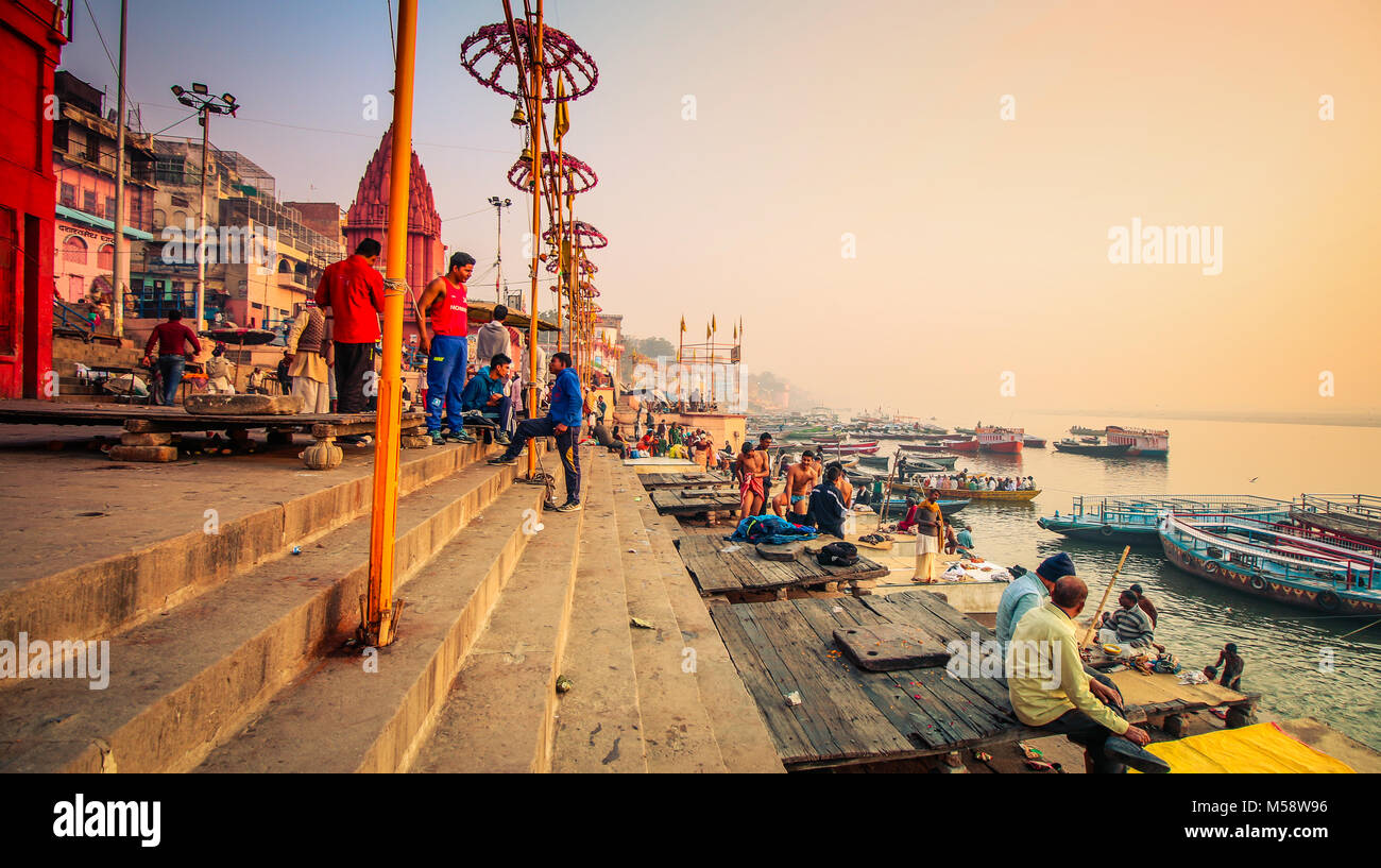 Varanasi Ghat, Uttar Pradesh, Indien Stockfoto