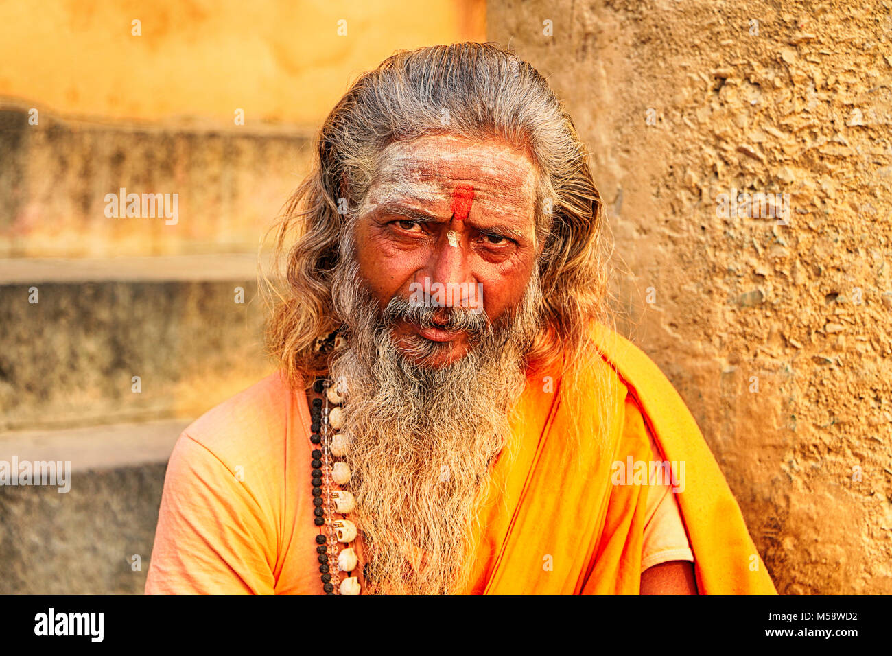 Sadhu, Varanasi Ghat, Uttar Pradesh, Indien Stockfoto