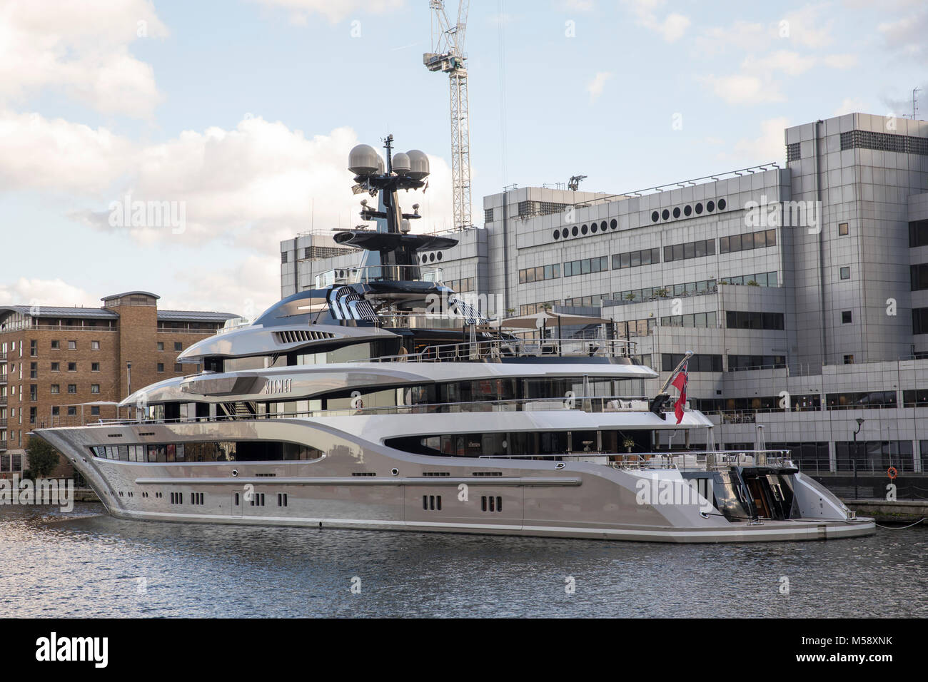 Kismet Super Yacht in South Quay London günstig Stockfoto