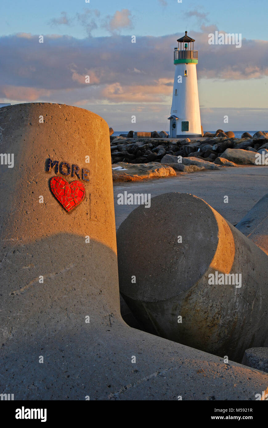 Leuchtturm bei Santa Cruz Hafen an der Küste von Kalifornien Stockfoto