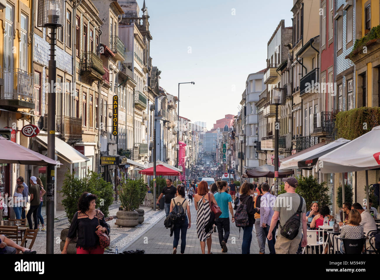 Einkaufsmeile Rua Santa Catarina, Porto, Porto, Portugal Stockfoto