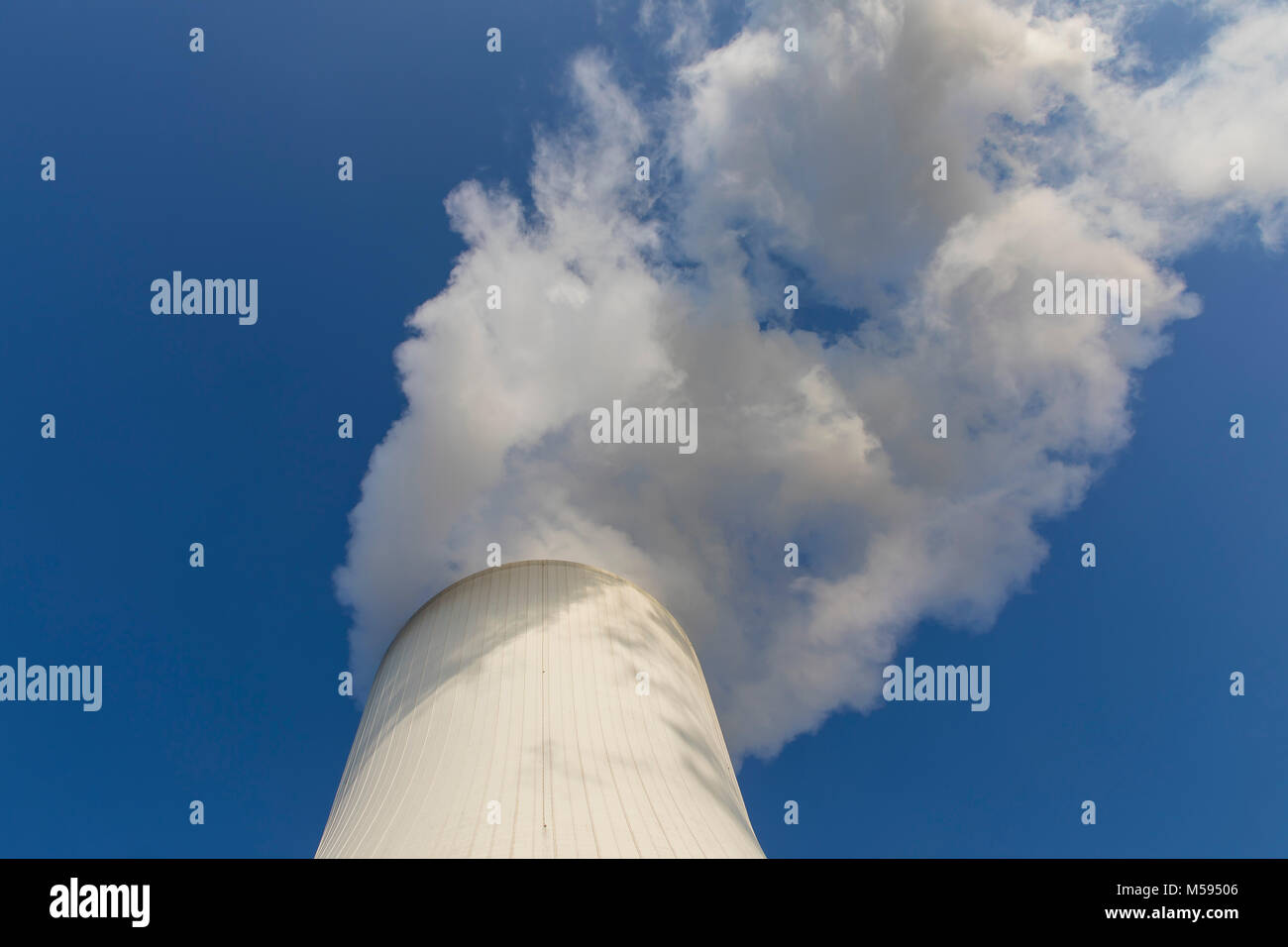 Kühlturm des Kohlekraftwerk Duisburg-Walsum von der STEAG und EVN AG, 181 Meter hoch, Wasserdampf Cloud betrieben, Stockfoto