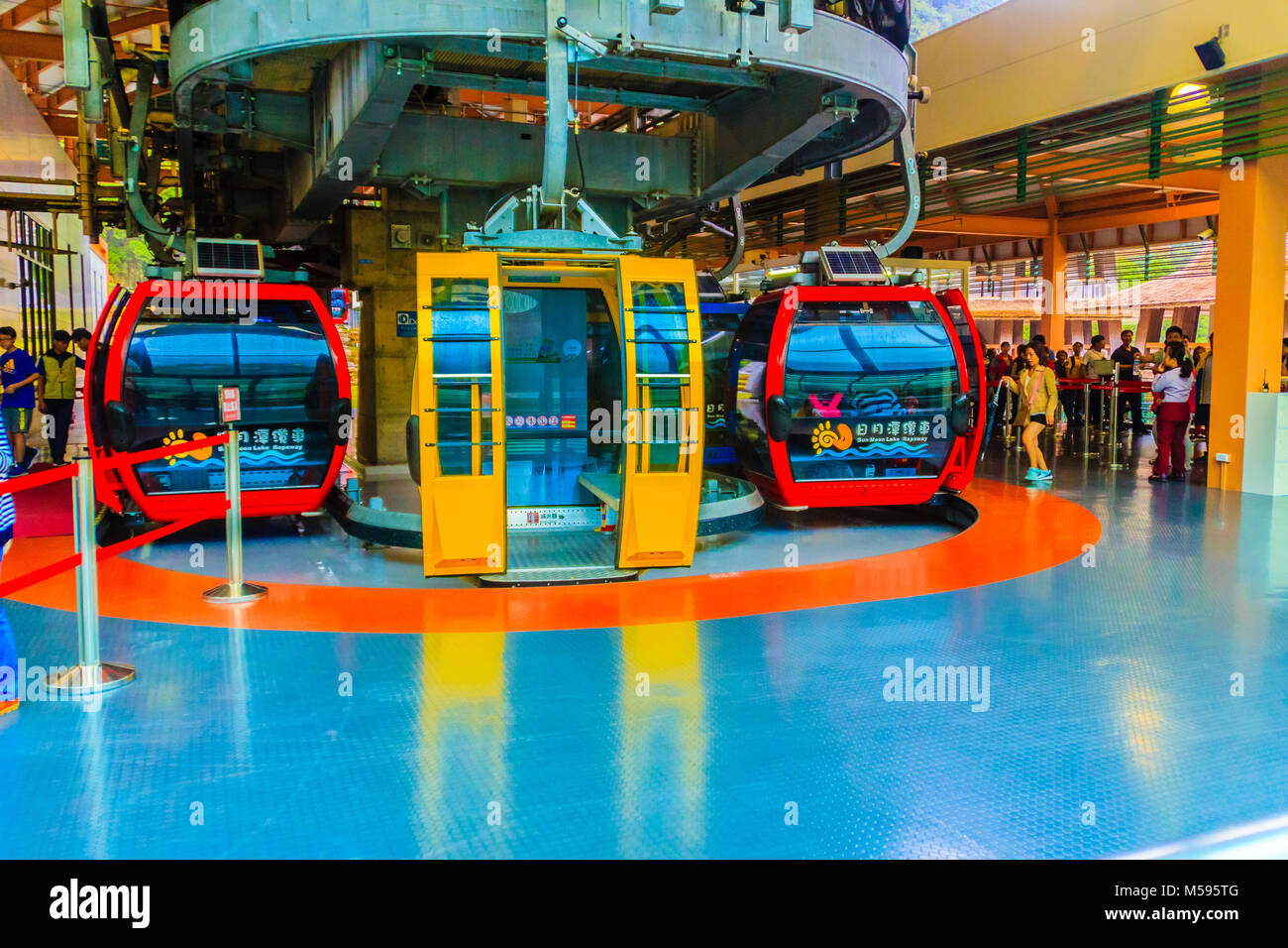 Nantou, Taiwan - 21. November 2015: Die Sun Moon Lake Seilbahn ist eine malerische Gondel Service verbindet den Sun Moon Lake mit der Formosa Abori Stockfoto