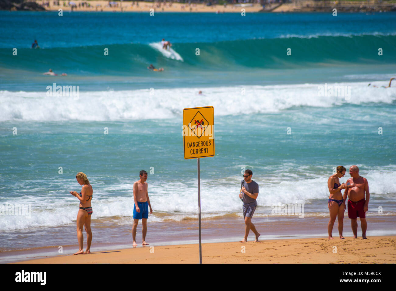 Manly Beach an einem Sommertag mit blauem Himmel, Sydney, Australien Stockfoto