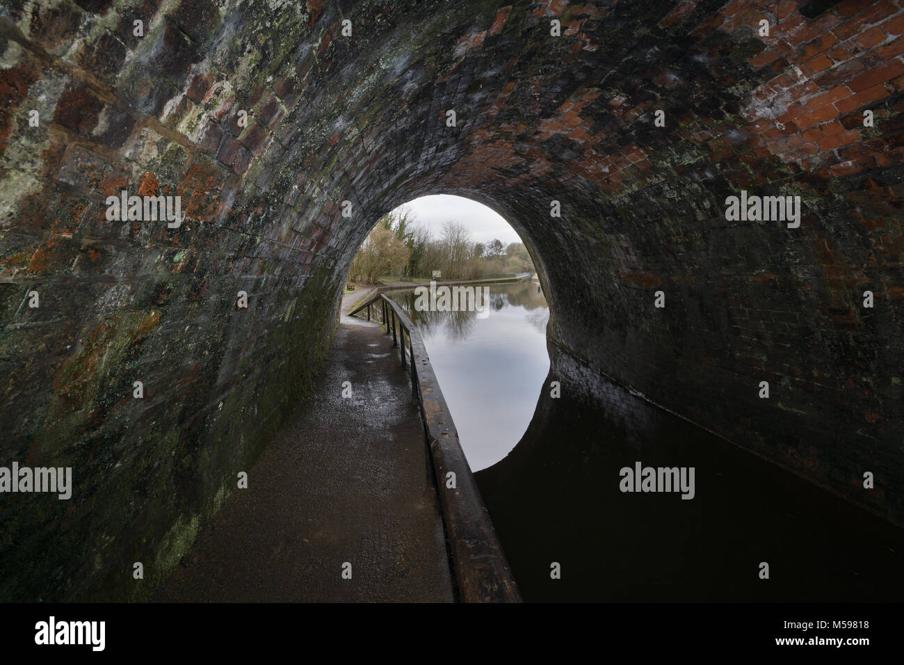 Im lokal bekannt als "Darkie" 1801 gebaut und von William Jessop und Thomas Telford entworfen Chirk Kanal tunnel Stockfoto