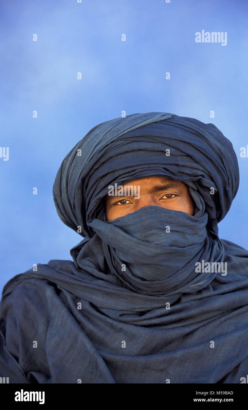 Libyen. Ghat, Wüste Sahara. Mann der Tuareg Stamm. Porträt. Stockfoto
