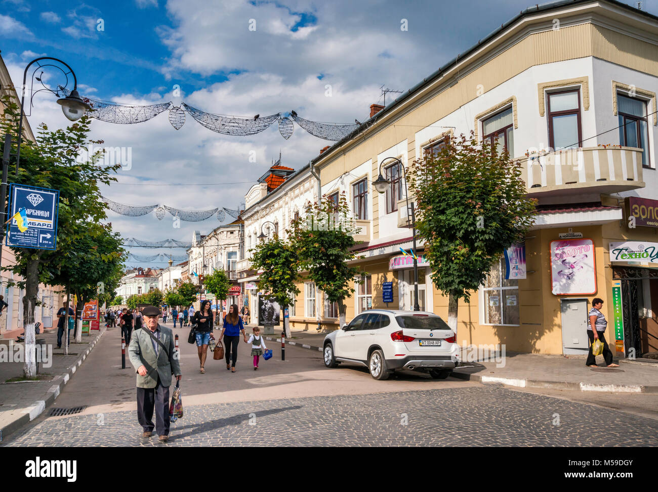 Straße in der Stadtmitte in Kolomyja, Prykarpattia Pokuttya, Region, Iwano-frankiwsk Oblast, Ukraine Stockfoto