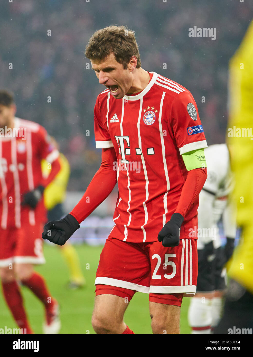FC Bayern München, München, Februar 21, 2018 Thomas Mueller, MÜLLER, FCB 25 Ziele für 3-0 und feiert, Jubeln, Freude, Emotionen, feiern, lachen, Jubeln, Jubeln, reißt die Arme, ballte die Faust, FC BAYERN MÜNCHEN, BESIKTAS ISTANBUL 5-0 12/5000 Runde der letzten sechzehn. UEFA Champions League, München, 21. Februar 2018, Saison 2017/2018 © Peter Schatz/Alamy leben Nachrichten Stockfoto