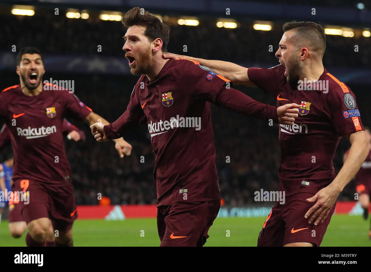 London, Großbritannien. 20. Februar, 2018. Lionel Messi (Mitte) von Barcelona feiert nach dem Scoring die ausgleichende Ziel, so dass es 1-1 - Chelsea v Barcelona, UEFA Champions League, Achtelfinale, Hinspiele, Stamford Bridge, London - 20. Februar 2018. Credit: Richard Calver/Alamy leben Nachrichten Stockfoto