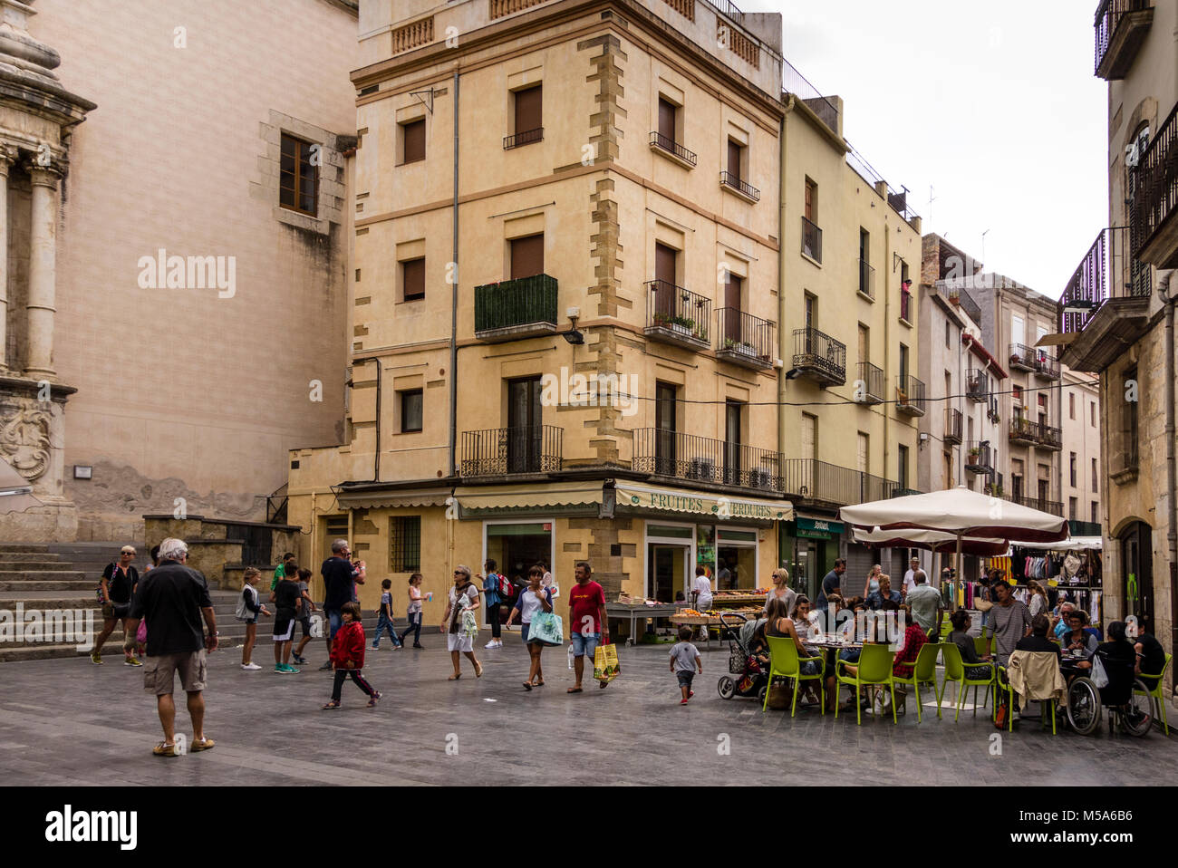 Der Hauptplatz (Plaça Major) von La Bisbal d'Empordà Baix Emporda, Katalonien, Spanien Stockfoto