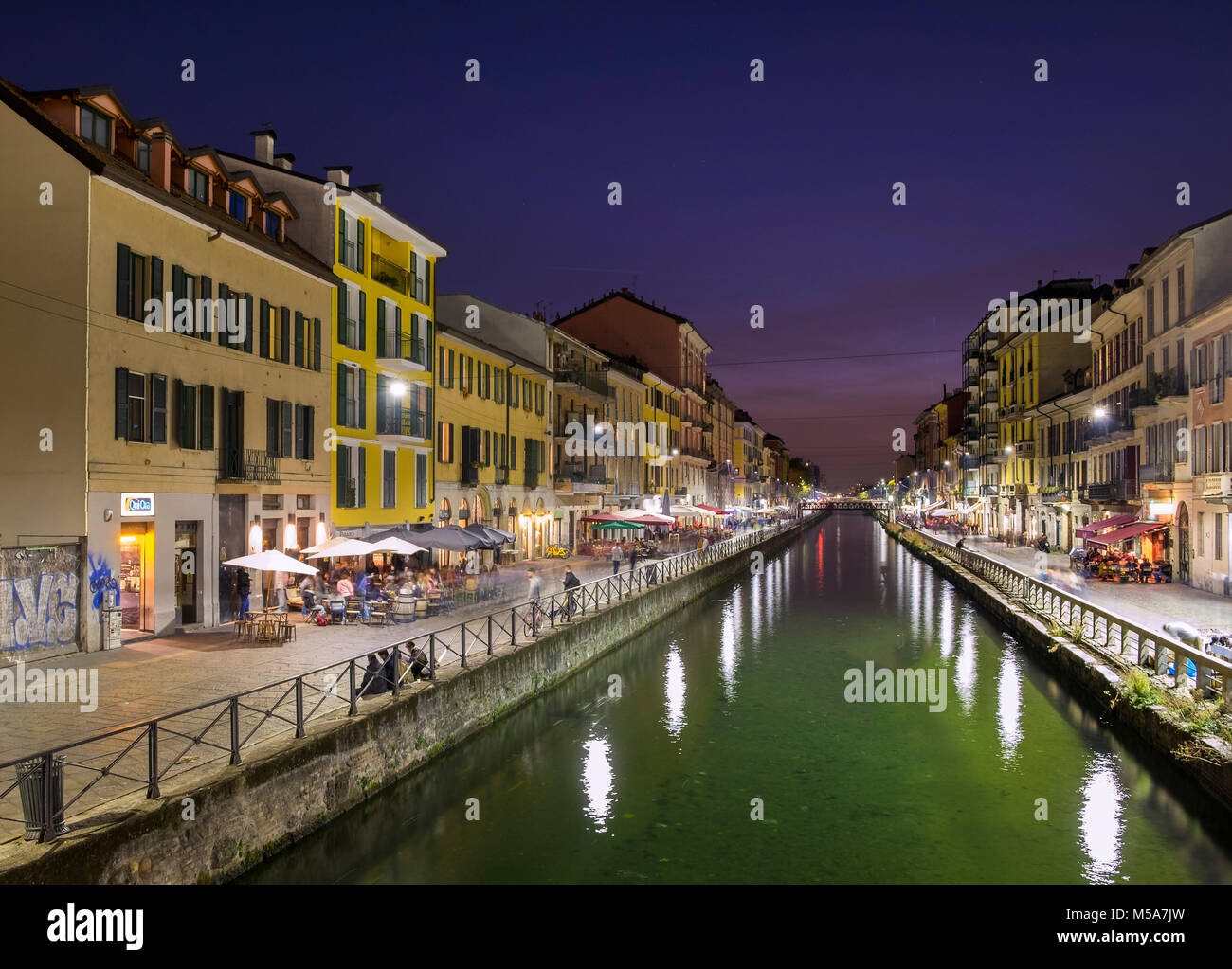 Kanal Naviglio Grande, Nachts, in Mailand, Italien Stockfoto