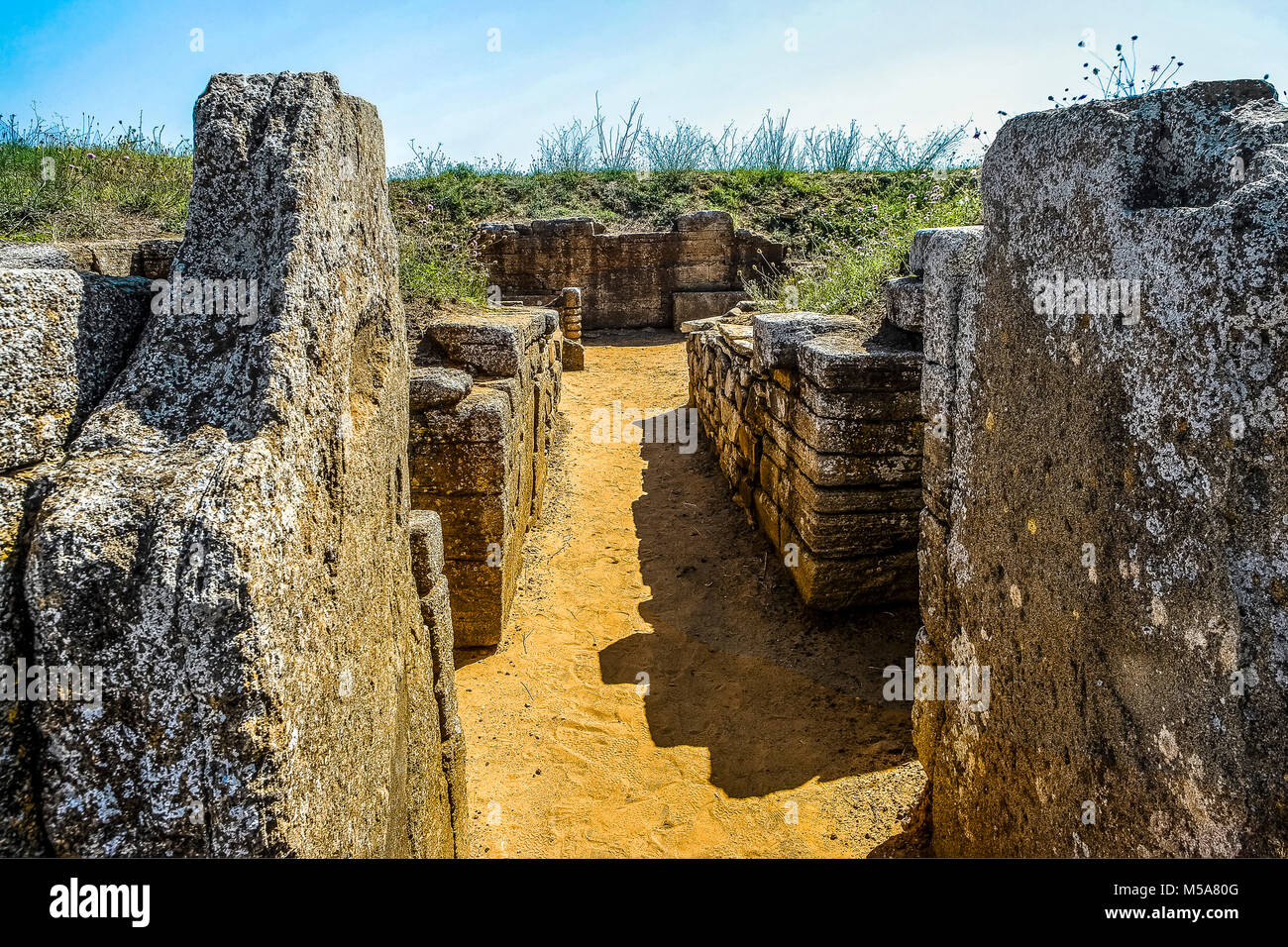 Italien, Toskana, Baratti Archeologica etruskischen Park, Archäologie, Grab von der Beerdigung Betten Stockfoto