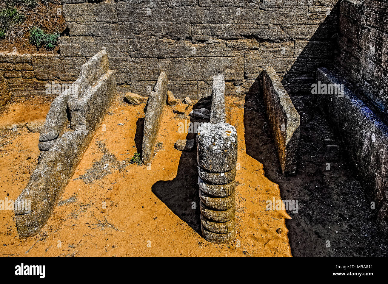 Italien, Toskana, Baratti Archeologica etruskischen Park, Archäologie, Grab von der Beerdigung Betten Stockfoto