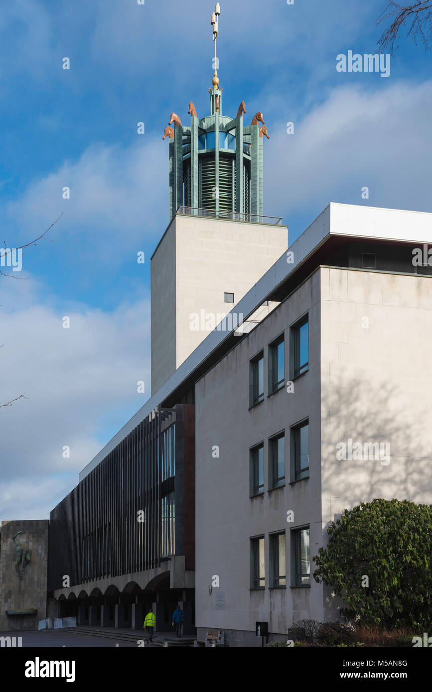 Blick auf den Turm der Newcastle Civic Center Gebäude im Haymarket Gebiet von Newcastle upon Tyne, England, UK. Stockfoto